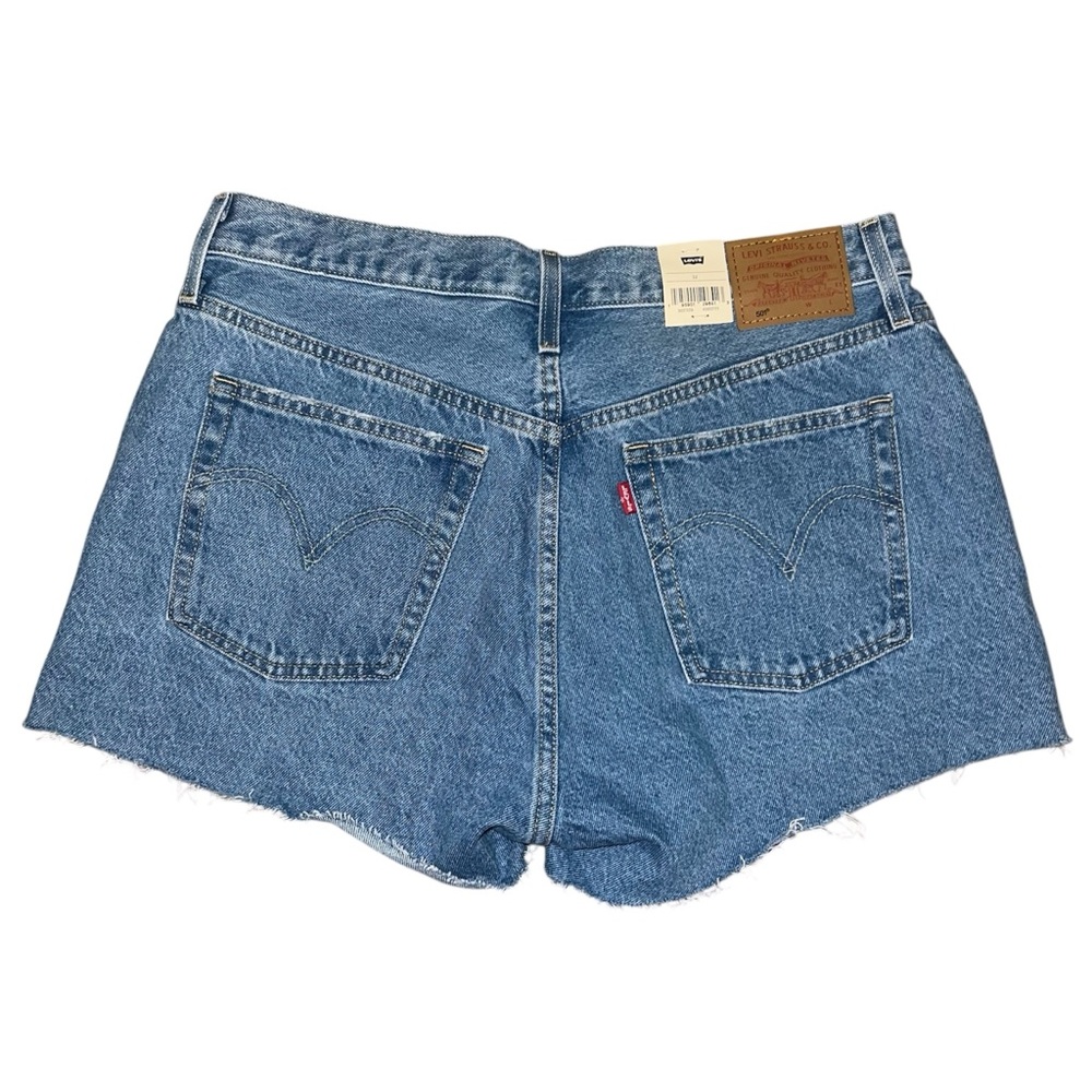 NWT Levi’s 501 Denim Shorts size 32 - Picture 2 of 2